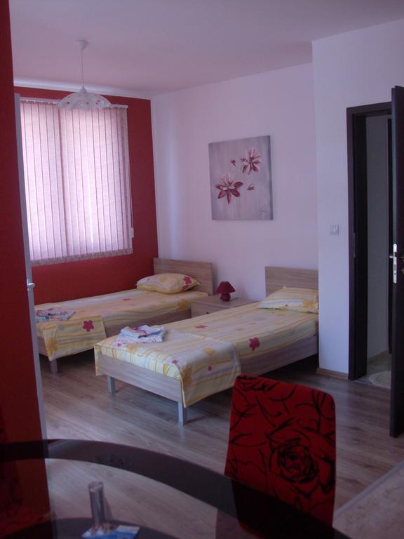 Guest House Nedelchevi Primorsko Ruang foto